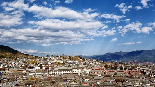 漫步云南巷弄,发现时光深处的小屋秘境